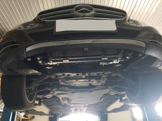 Ocelový kryt motoru Mercedes E-Classe W212 - 4x4 (2009-2016)Mercedes E-Classe