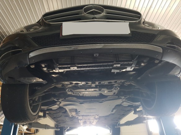 Ocelový kryt motoru Mercedes E-Classe W212 - 4x4 (2009-2016)Mercedes E-Classe