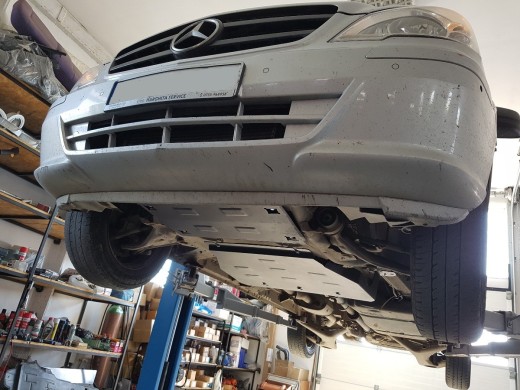 Ocelový kryt motoru Mercedes Viano W639 - 2.2 D 4x2 (2003-2014)Mercedes Viano