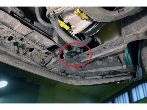 Ocelový kryt motoru Peugeot 2008 (2013-2019)Peugeot 2008