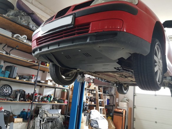 Ocelový kryt motoru Volkswagen Caddy (1991-2003)Volkswagen Caddy