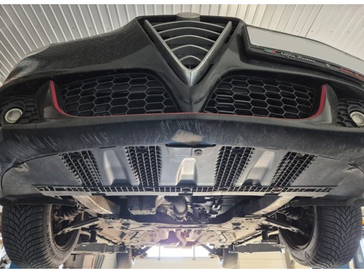 Ocelový kryt motoru Alfa Romeo Giulietta (2010-2020)Alfa Romeo Giulietta