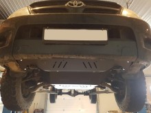 Ocelový kryt motoru Toyota Hilux (2004-2015)