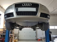 Ocelový kryt motoru Audi A8 (2002-2010)