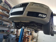 Ocelový kryt motoru Audi A8 (2002-2010)